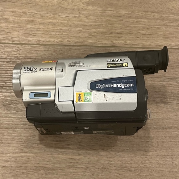 Sony Handycam Hi8 DCR-TRV130 NTSC NOT TESTED - Picture 1 of 8